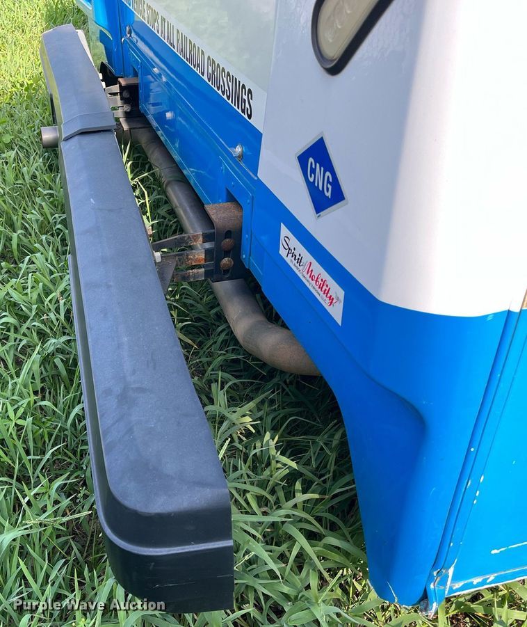 image for item LE9542 2014 Chevrolet Express  shuttle bus