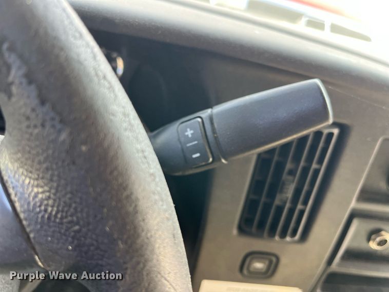 image for item LE9542 2014 Chevrolet Express  shuttle bus