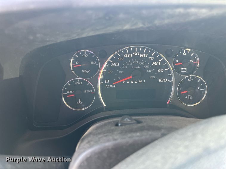 image for item LE9542 2014 Chevrolet Express  shuttle bus