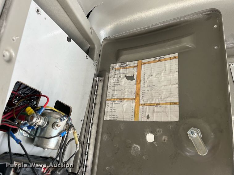 image for item LE9542 2014 Chevrolet Express  shuttle bus