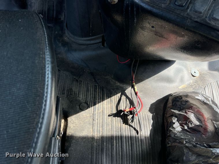 image for item LE9542 2014 Chevrolet Express  shuttle bus