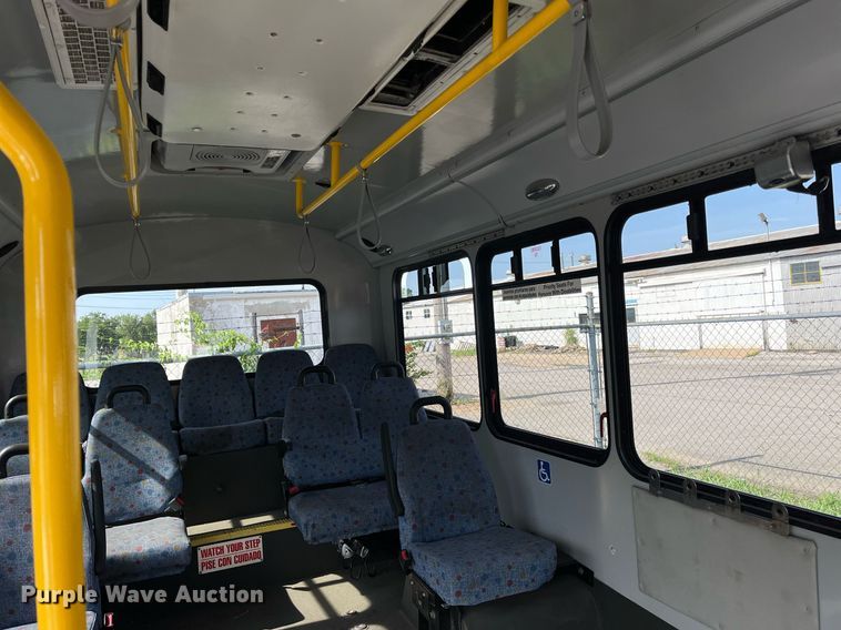 image for item LE9542 2014 Chevrolet Express  shuttle bus