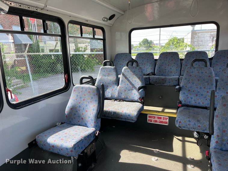 image for item LE9542 2014 Chevrolet Express  shuttle bus