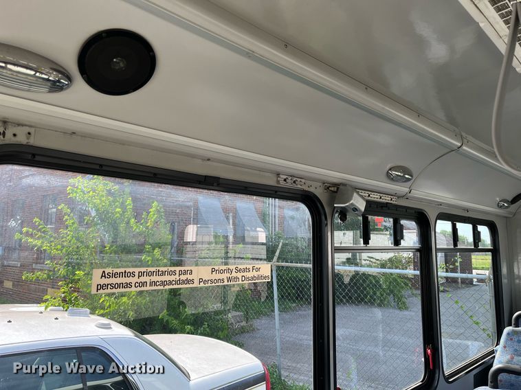 image for item LE9542 2014 Chevrolet Express  shuttle bus