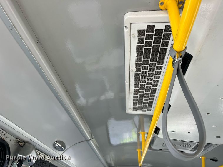 image for item LE9542 2014 Chevrolet Express  shuttle bus