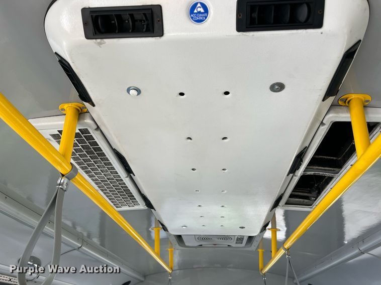 image for item LE9542 2014 Chevrolet Express  shuttle bus