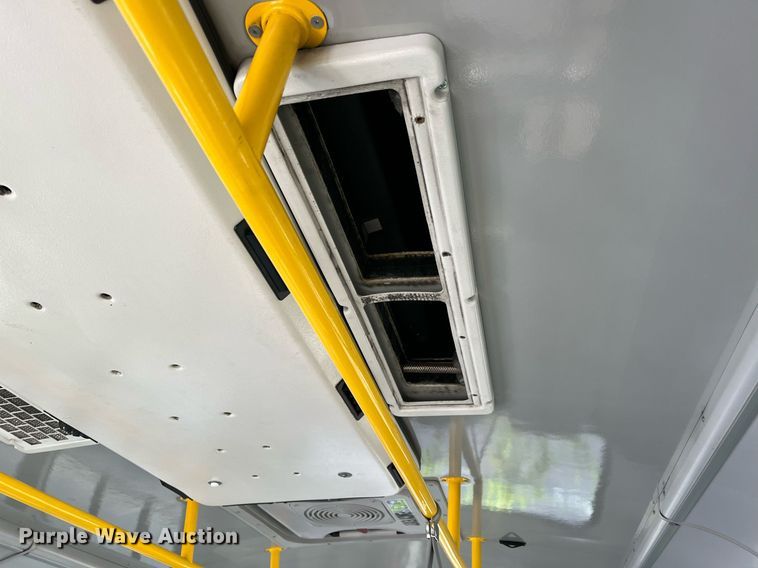 image for item LE9542 2014 Chevrolet Express  shuttle bus