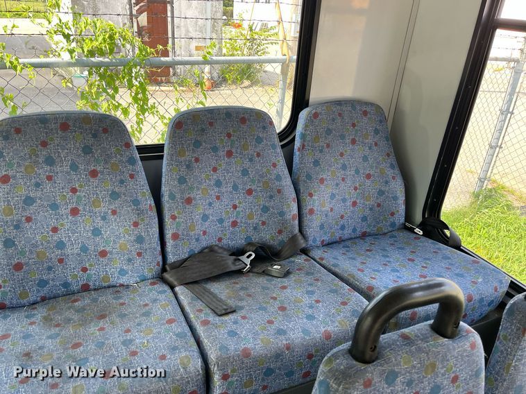 image for item LE9542 2014 Chevrolet Express  shuttle bus