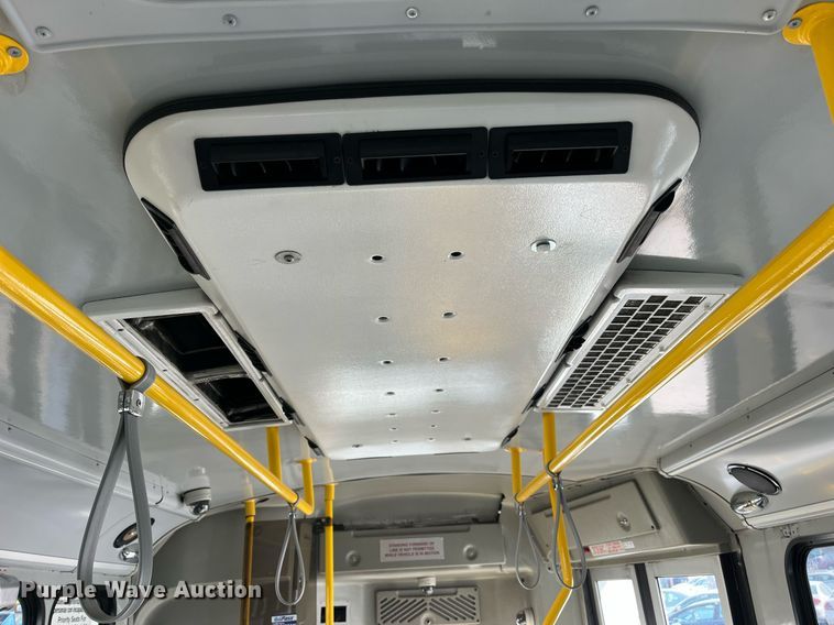 image for item LE9542 2014 Chevrolet Express  shuttle bus