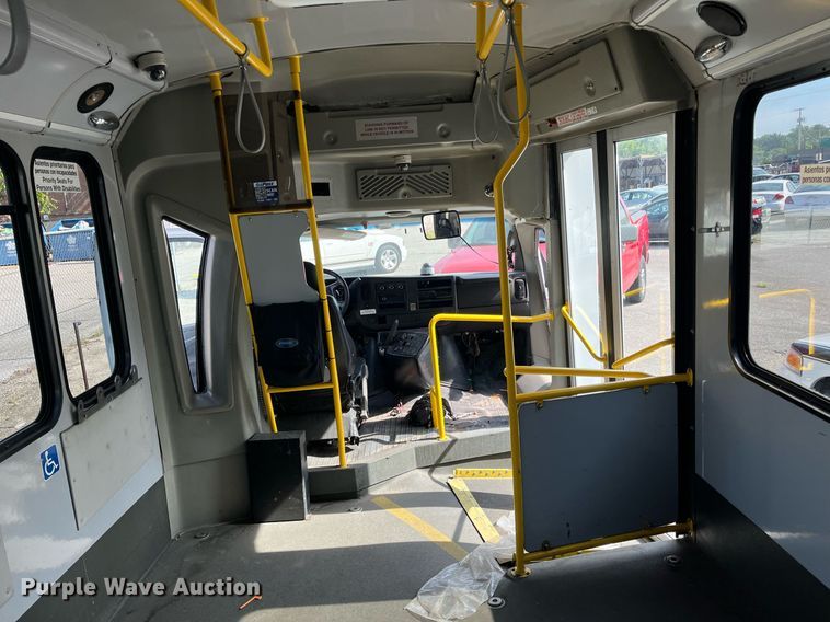 image for item LE9542 2014 Chevrolet Express  shuttle bus