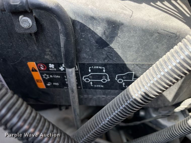 image for item LE9542 2014 Chevrolet Express  shuttle bus