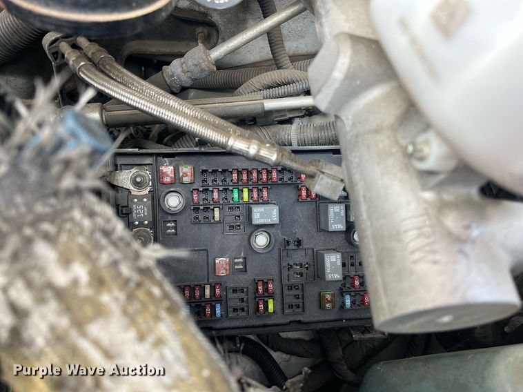 image for item LE9542 2014 Chevrolet Express  shuttle bus