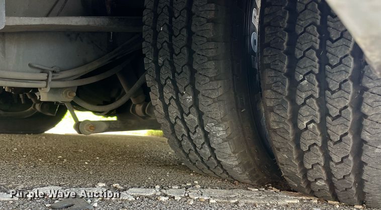 image for item LE9542 2014 Chevrolet Express  shuttle bus