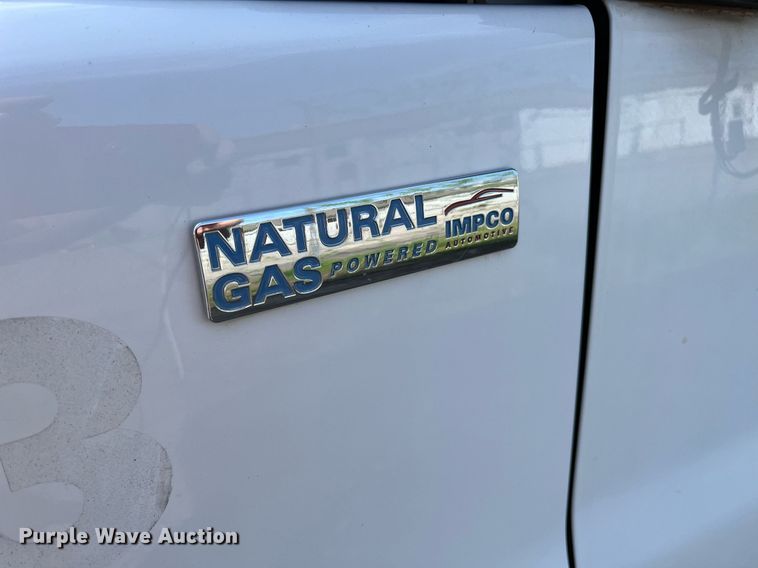 image for item LE9542 2014 Chevrolet Express  shuttle bus