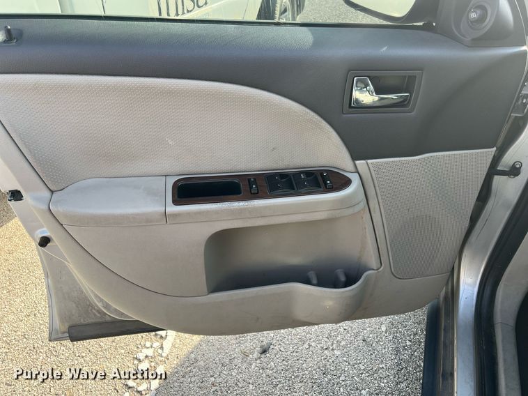 image for item LE9544 2008 Ford Taurus