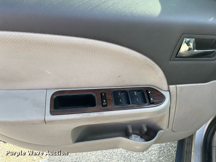 image for item LE9544 2008 Ford Taurus