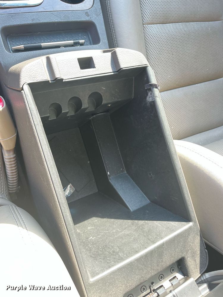 image for item LE9544 2008 Ford Taurus