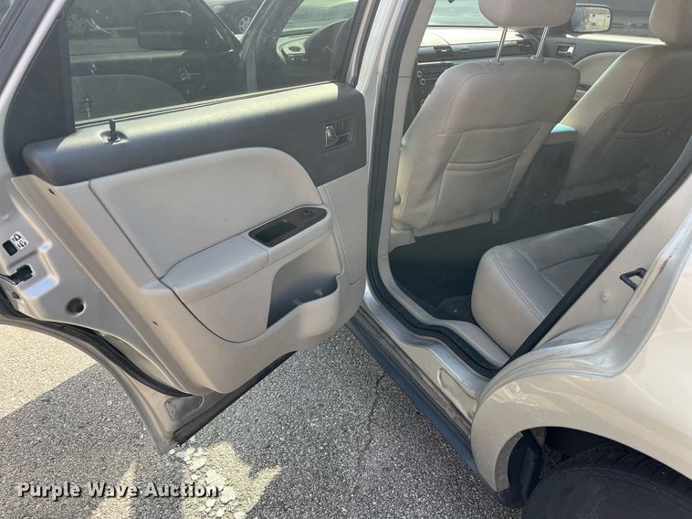 image for item LE9544 2008 Ford Taurus