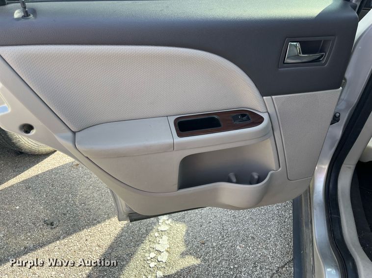 image for item LE9544 2008 Ford Taurus