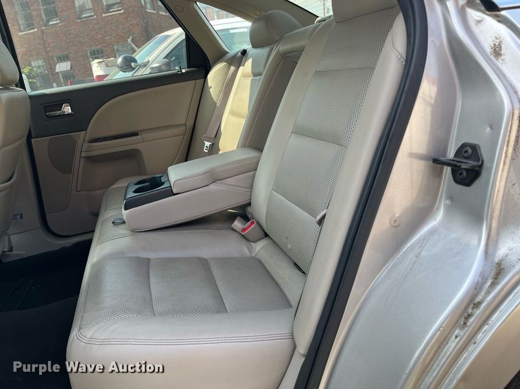 image for item LE9544 2008 Ford Taurus