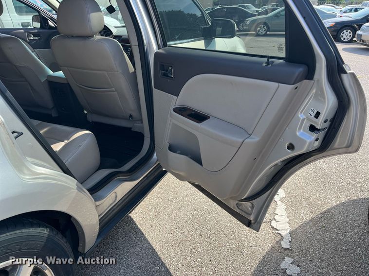 image for item LE9544 2008 Ford Taurus