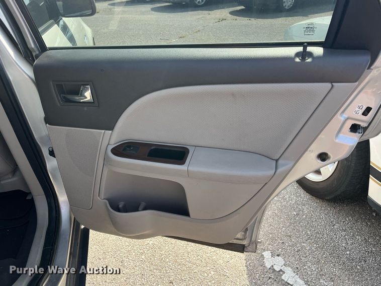 image for item LE9544 2008 Ford Taurus