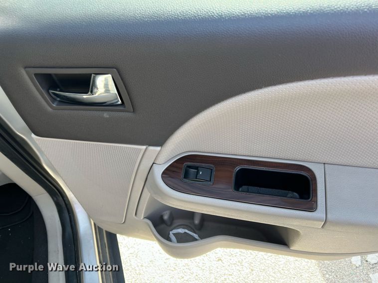 image for item LE9544 2008 Ford Taurus