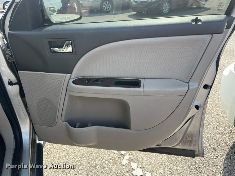 image for item LE9544 2008 Ford Taurus