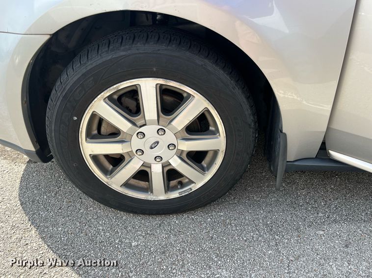 image for item LE9544 2008 Ford Taurus