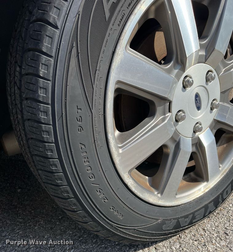 image for item LE9544 2008 Ford Taurus