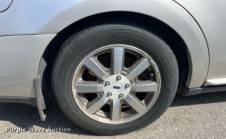 image for item LE9544 2008 Ford Taurus