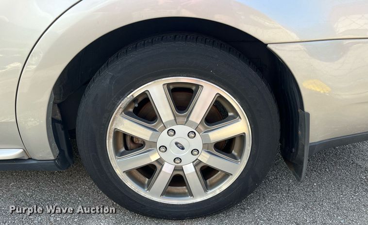 image for item LE9544 2008 Ford Taurus