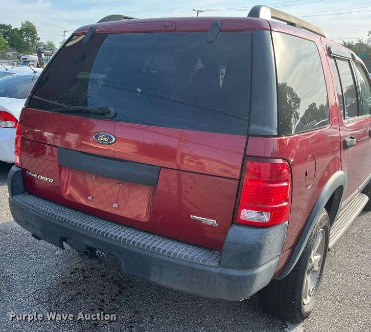 image for item LE9546 2005 Ford Explorer  SUV