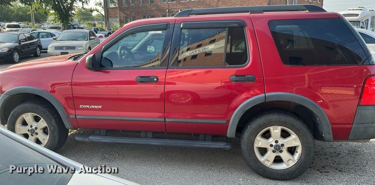 image for item LE9546 2005 Ford Explorer  SUV