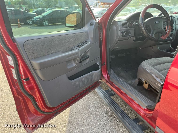 image for item LE9546 2005 Ford Explorer  SUV