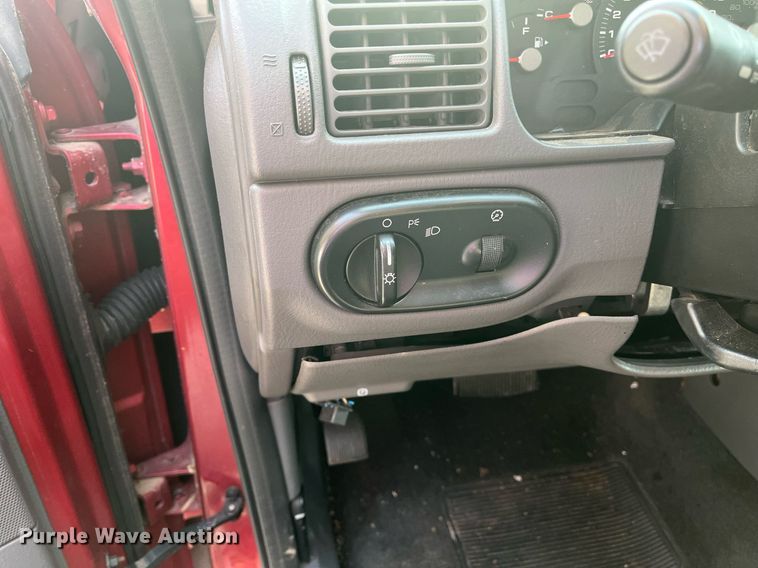 image for item LE9546 2005 Ford Explorer  SUV