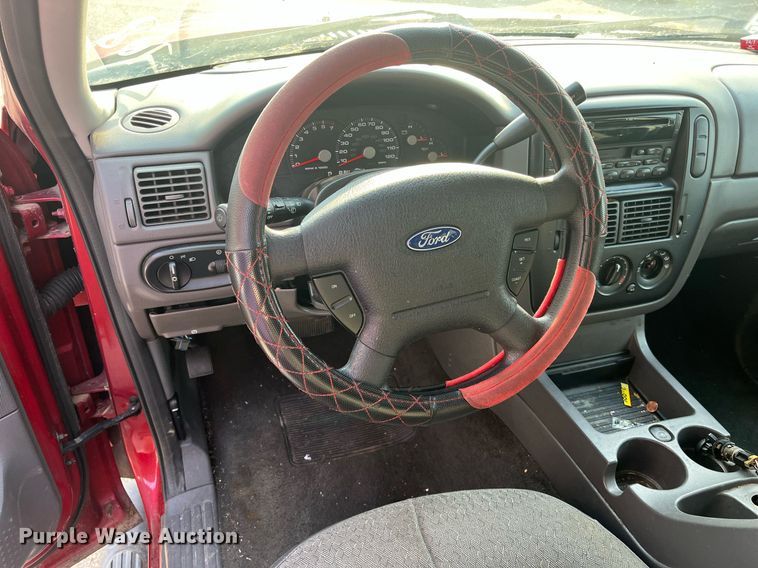 image for item LE9546 2005 Ford Explorer  SUV