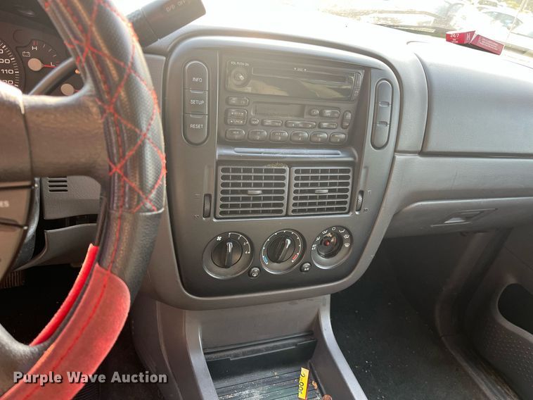 image for item LE9546 2005 Ford Explorer  SUV