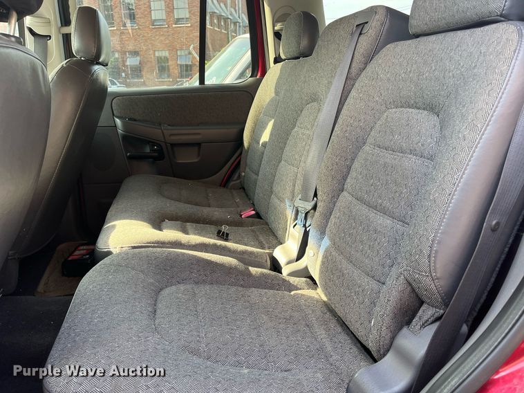 image for item LE9546 2005 Ford Explorer  SUV