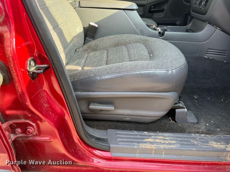 image for item LE9546 2005 Ford Explorer  SUV