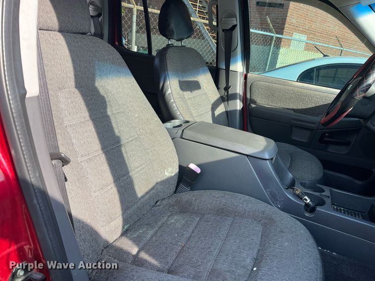 image for item LE9546 2005 Ford Explorer  SUV