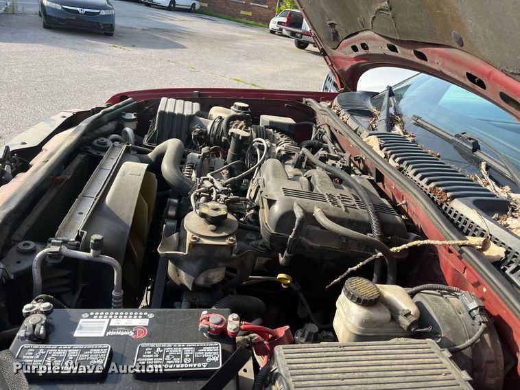 image for item LE9546 2005 Ford Explorer  SUV