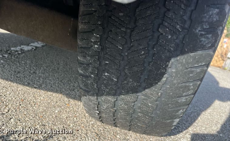 image for item LE9546 2005 Ford Explorer  SUV