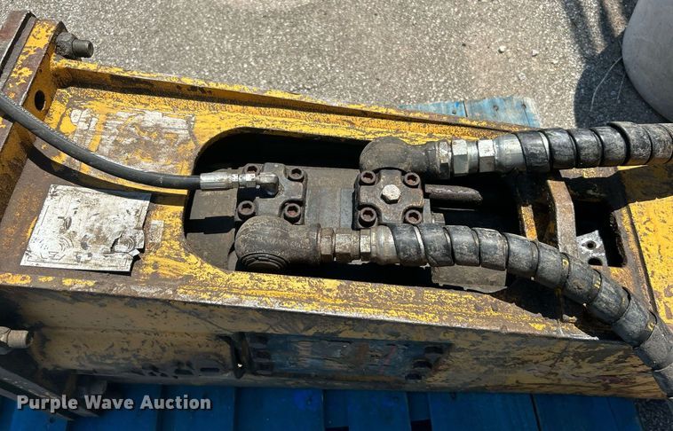 image for item LE9553 Indeco  breaker