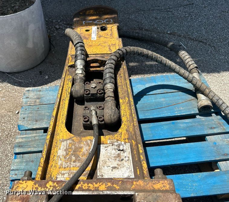 image for item LE9553 Indeco  breaker