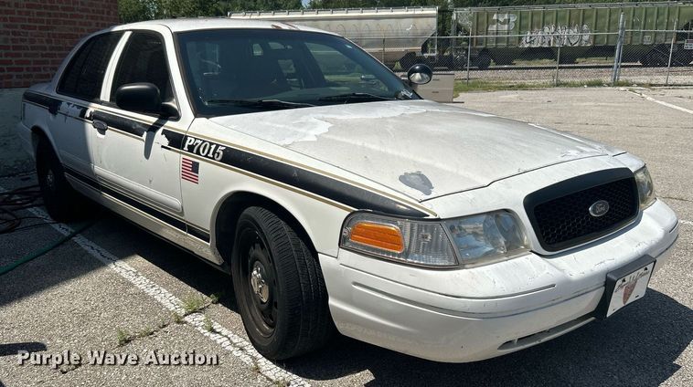 image for item LE9555 2007 Ford Crown Victoria Police Interceptor