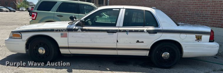 image for item LE9555 2007 Ford Crown Victoria Police Interceptor