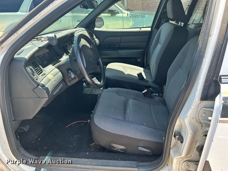 image for item LE9555 2007 Ford Crown Victoria Police Interceptor