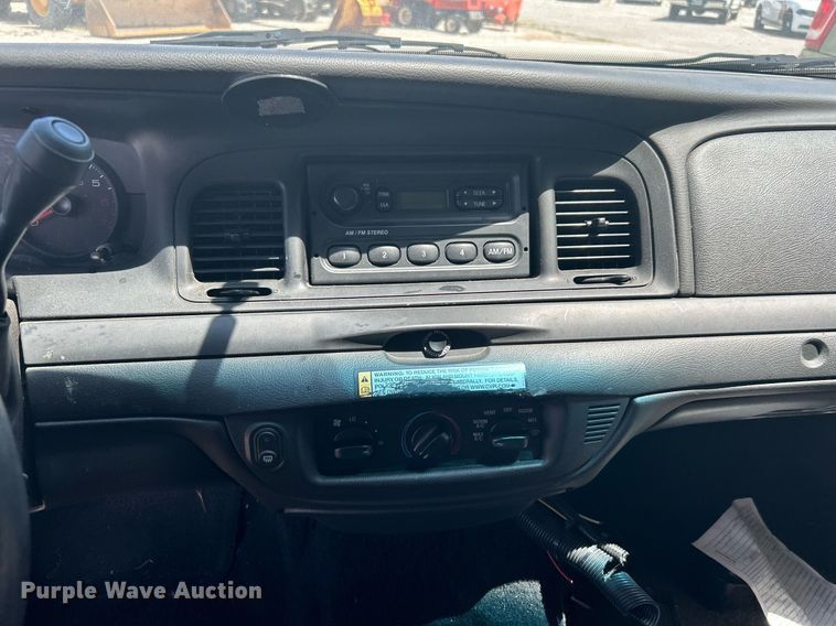 image for item LE9555 2007 Ford Crown Victoria Police Interceptor