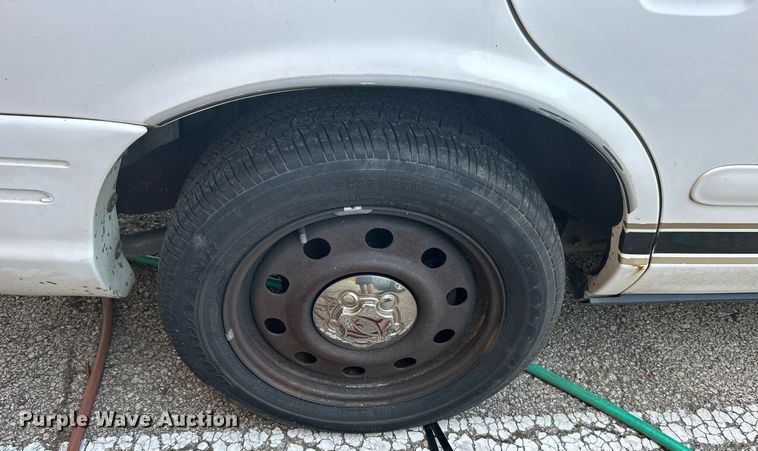 image for item LE9555 2007 Ford Crown Victoria Police Interceptor